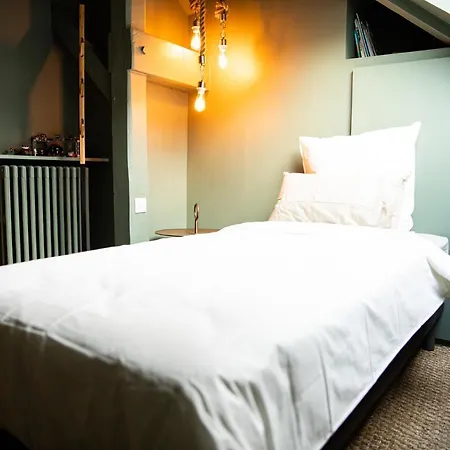 L'atelier 1927, Au Coeur De *